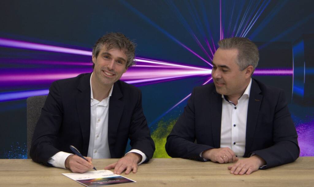 Jorrit van Rijn, AkzoNobel Coatings business (left)