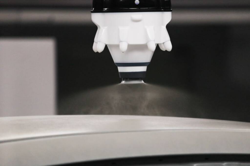 Atomizer for automotive painting